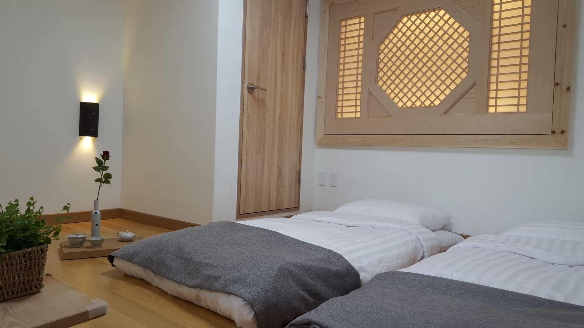 Woo Guest House Seoul Bagian luar foto